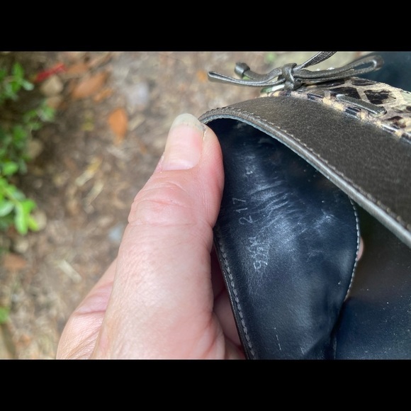 Brighton Thong Sandal Size 8.5M Animal Print & Bronze Leather Heart Rhinestone. - Picture 9 of 11